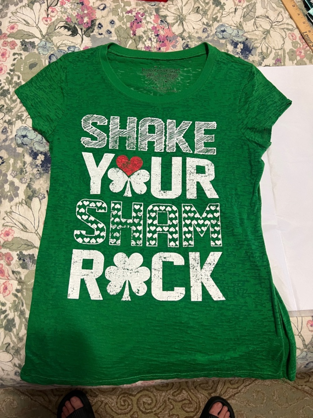 Womans ' Green 'Shake Your Shamrock' Graphic Tee